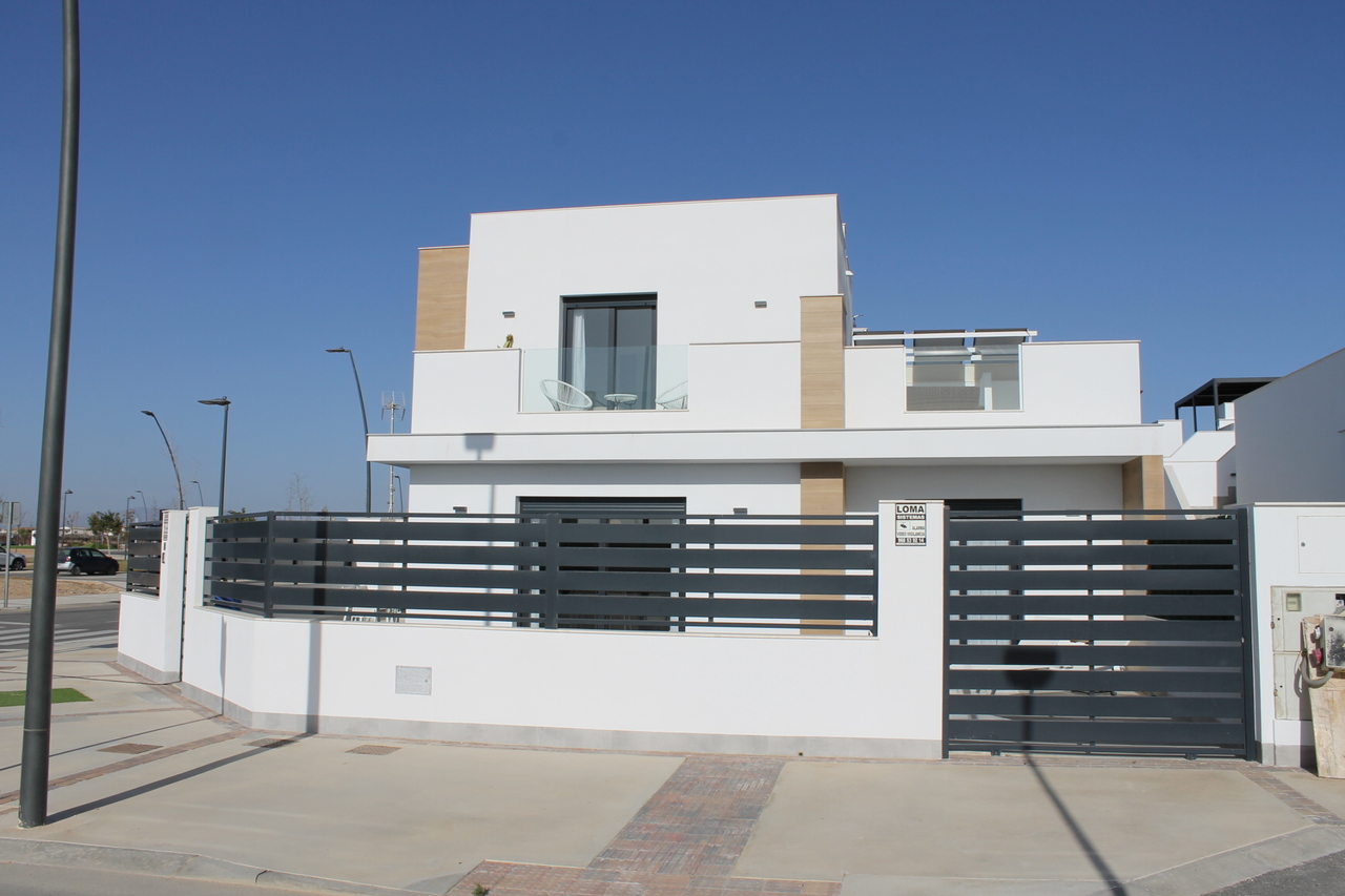 3 Bedroom Villa for Sale in Roldan
