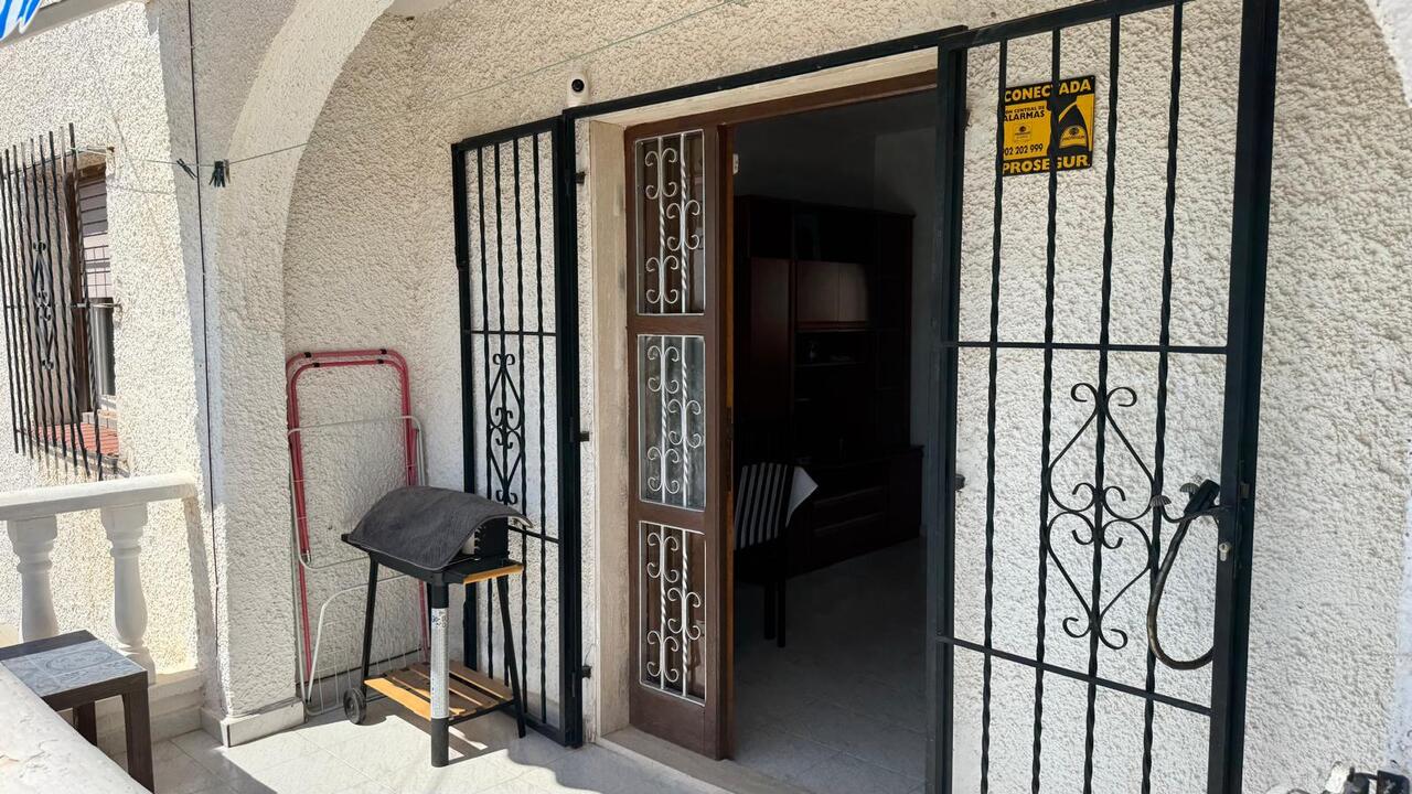 2 Bedroom Bungalow for Sale in El Chaparral