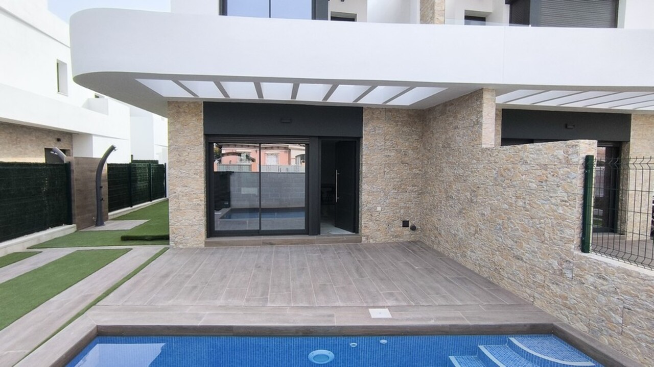 2 Bedroom Villa for Sale in La Herrada