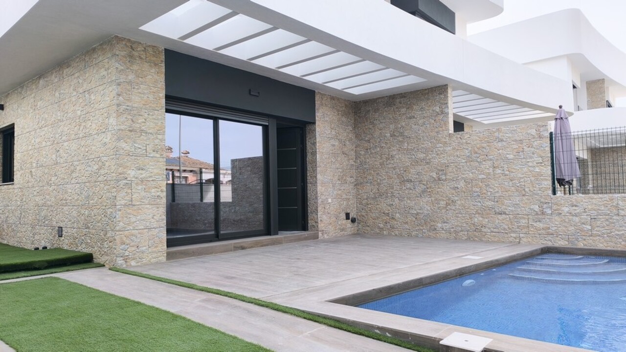 2 Bedroom Villa for Sale in La Herrada
